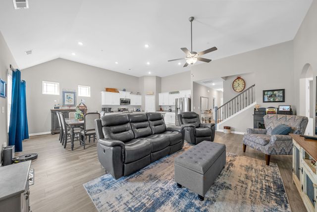 430 Clayton Ct, Pleasant View, TN 37146