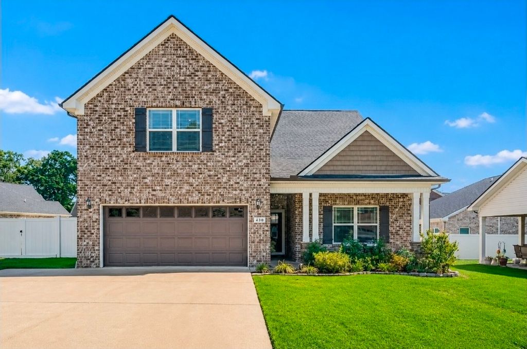 430 Clayton Ct, Pleasant View, TN 37146
