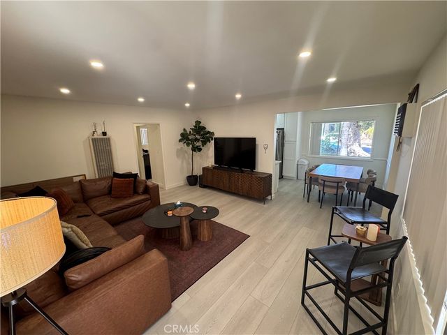 350 W Wilson 1A, Glendale, CA 91203