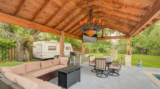 623 County Road 687, Angleton, TX 77515