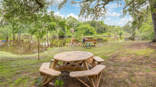 623 County Road 687, Angleton, TX 77515