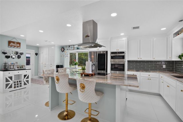 623 County Road 687, Angleton, TX 77515