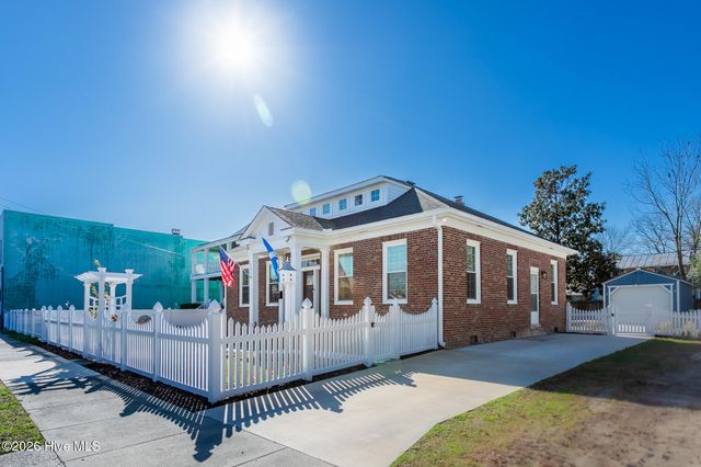 121 W Market Street, Hertford, NC 27944