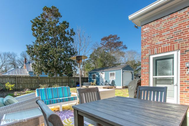 121 W Market Street, Hertford, NC 27944