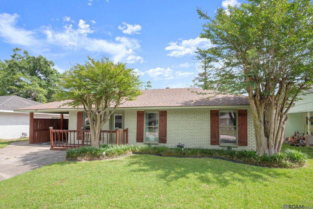 109 Pinoak St, Denham Springs, LA 70726