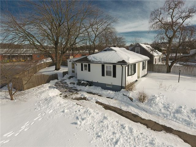 88 Pawtucket Avenue, East Providence, RI 02916