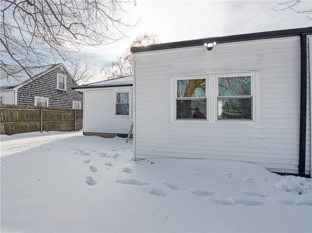 88 Pawtucket Avenue, East Providence, RI 02916