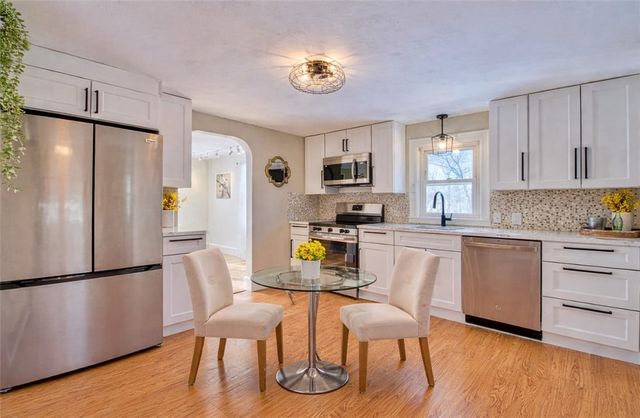 88 Pawtucket Avenue, East Providence, RI 02916