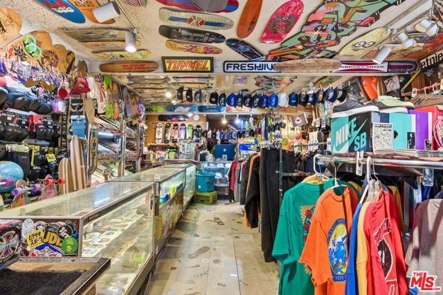 2709 Santa Monica Boulevard, Santa Monica, CA 90404