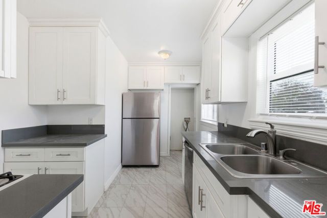 2709 Santa Monica Boulevard, Santa Monica, CA 90404