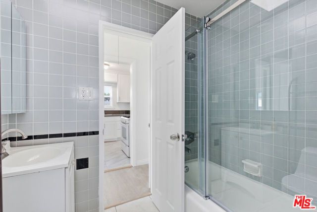 2709 Santa Monica Boulevard, Santa Monica, CA 90404