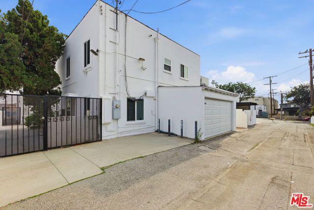 2709 Santa Monica Boulevard, Santa Monica, CA 90404