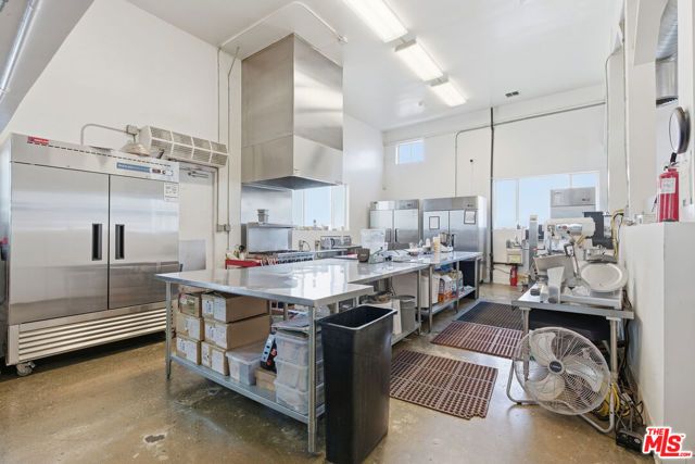 2709 Santa Monica Boulevard, Santa Monica, CA 90404