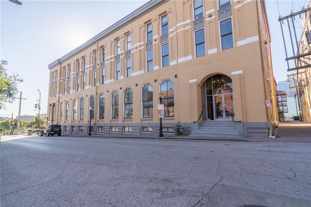 113 W 5th Street 303, Kansas City, MO 64105