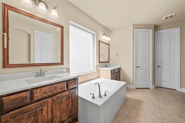 602 Whitetail Road, Euless, TX 76039