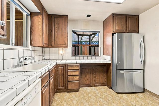 333 G Street, Redwood City, CA 94063
