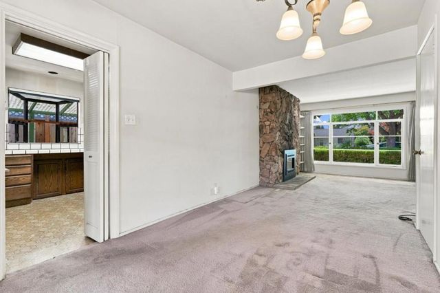 333 G Street, Redwood City, CA 94063