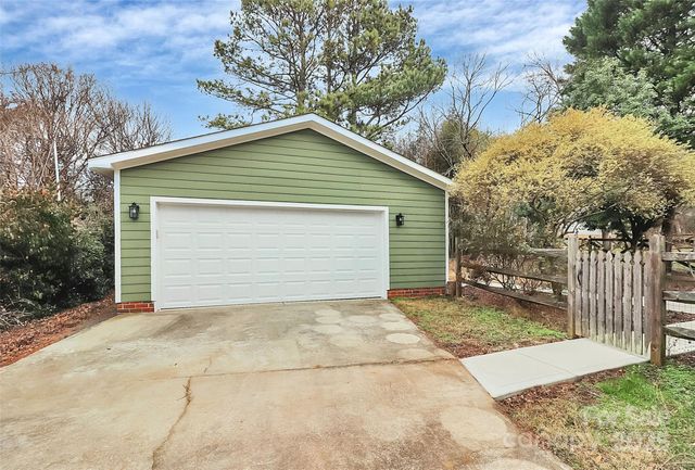 12313 Landing Green Drive, Charlotte, NC 28277