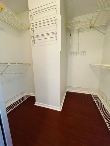 919 Hillcrest Dr 302, Hollywood, FL 33021
