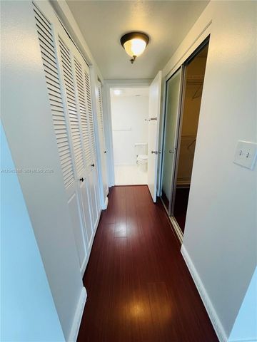 919 Hillcrest Dr 302, Hollywood, FL 33021