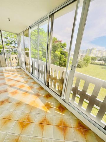 919 Hillcrest Dr 302, Hollywood, FL 33021