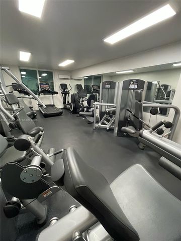 919 Hillcrest Dr 302, Hollywood, FL 33021