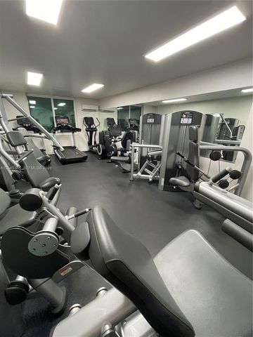 919 Hillcrest Dr 302, Hollywood, FL 33021