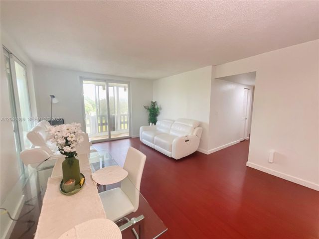 919 Hillcrest Dr 302, Hollywood, FL 33021
