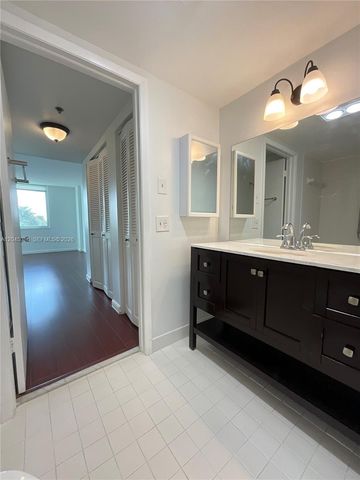 919 Hillcrest Dr 302, Hollywood, FL 33021