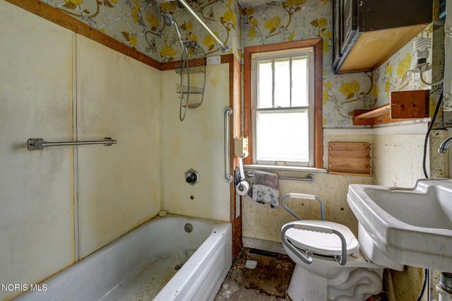 5222 Banbury Drive, Toledo, OH 43615