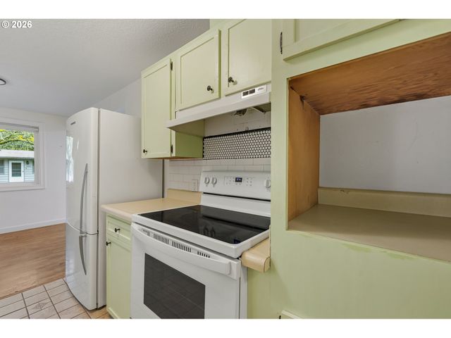 5566 Sw ERICKSON Ave, Beaverton, OR 97005