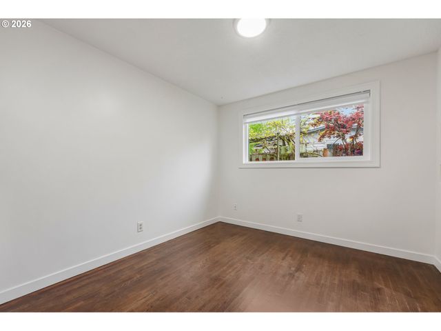 5566 Sw ERICKSON Ave, Beaverton, OR 97005