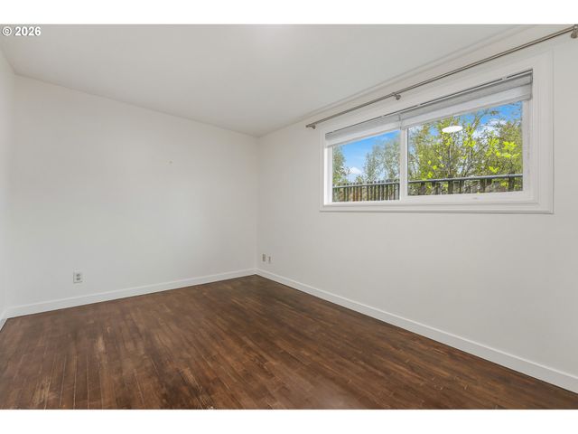 5566 Sw ERICKSON Ave, Beaverton, OR 97005