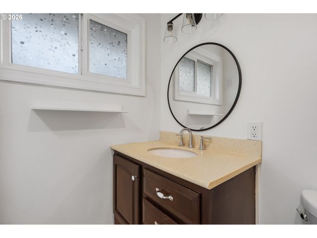 5566 Sw ERICKSON Ave, Beaverton, OR 97005