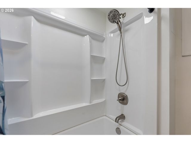 5566 Sw ERICKSON Ave, Beaverton, OR 97005