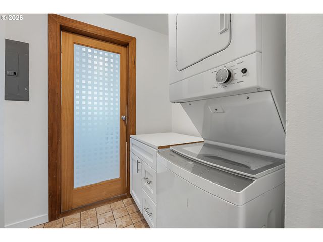 5566 Sw ERICKSON Ave, Beaverton, OR 97005