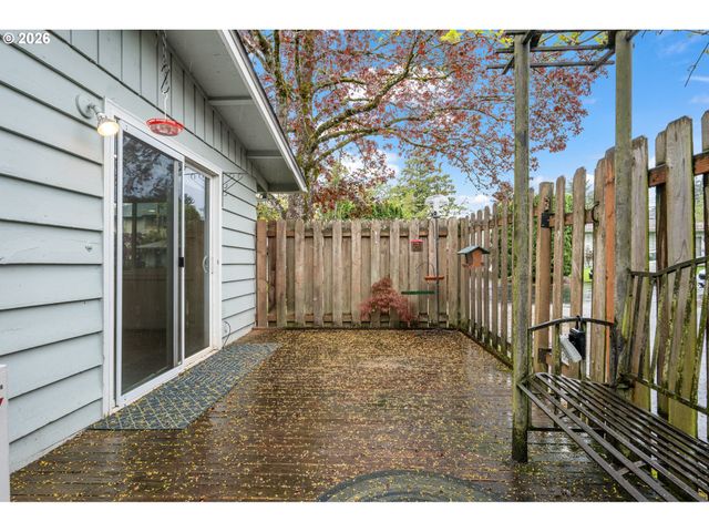 5566 Sw ERICKSON Ave, Beaverton, OR 97005