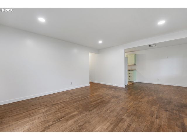 5566 Sw ERICKSON Ave, Beaverton, OR 97005