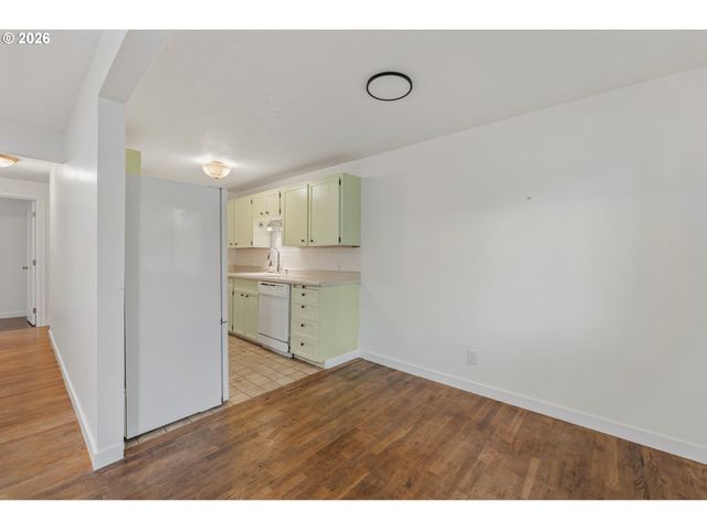 5566 Sw ERICKSON Ave, Beaverton, OR 97005