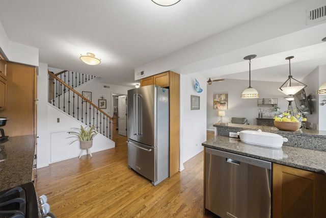 8005 Wildwood Lane, Darien, IL 60561