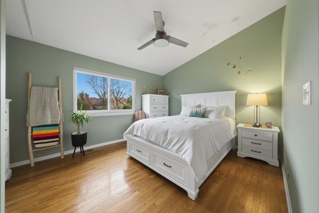 8005 Wildwood Lane, Darien, IL 60561