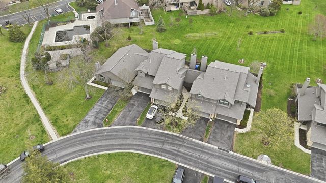 8005 Wildwood Lane, Darien, IL 60561