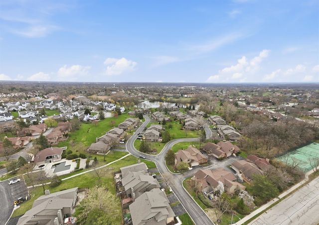 8005 Wildwood Lane, Darien, IL 60561