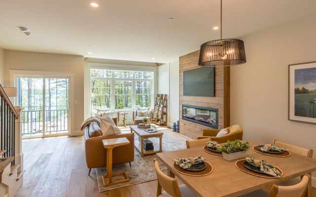 60 White Oaks Rd Unit 27, Laconia, NH 03246