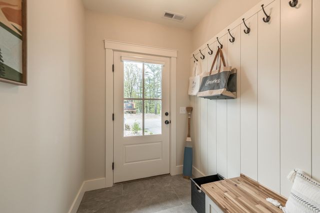 60 White Oaks Rd Unit 27, Laconia, NH 03246