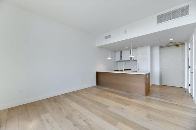 70 Rainey ST 1205, Austin, TX 78701