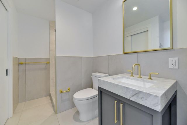 70 Rainey ST 1205, Austin, TX 78701