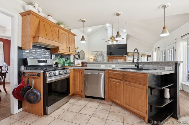 497 Rockwood Drive, Kiefer, OK 74041