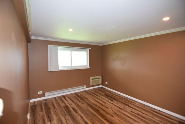1910 W Hatherleigh Court 2E, Mount Prospect, IL 60056