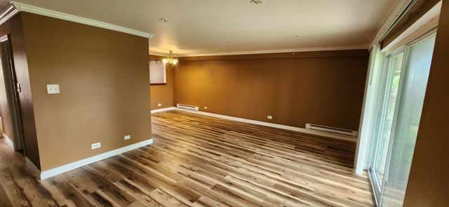 1910 W Hatherleigh Court 2E, Mount Prospect, IL 60056